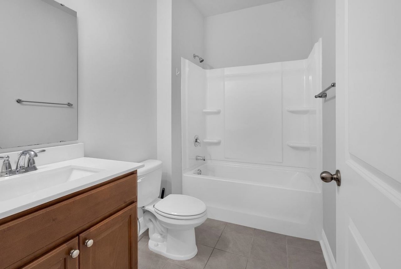 207 Walnut Grove Ct.  Photo 6