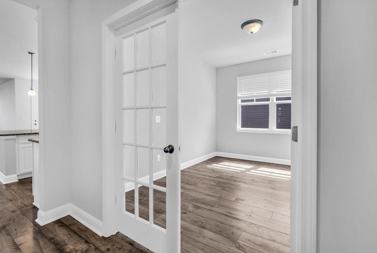 207 Walnut Grove Ct.  Photo 7