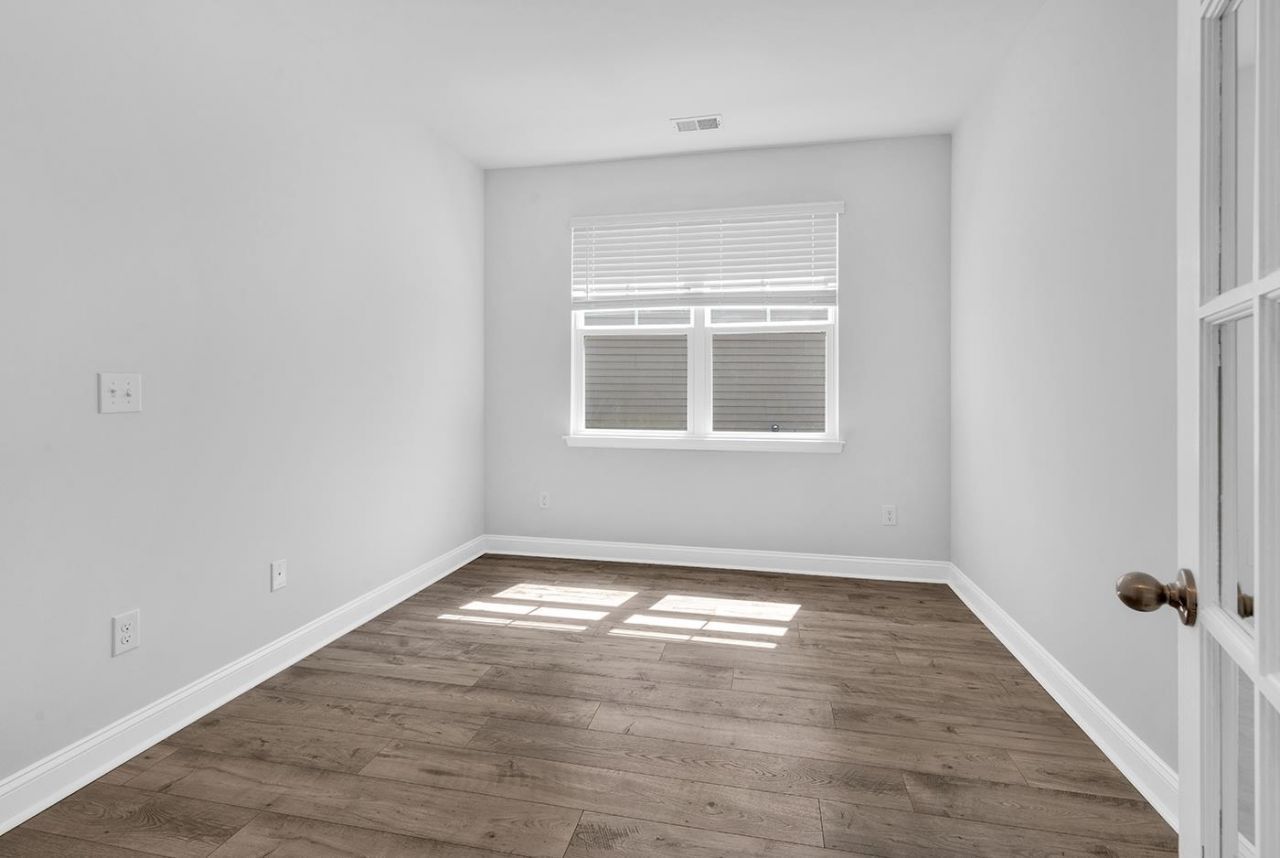 207 Walnut Grove Ct.  Photo 8