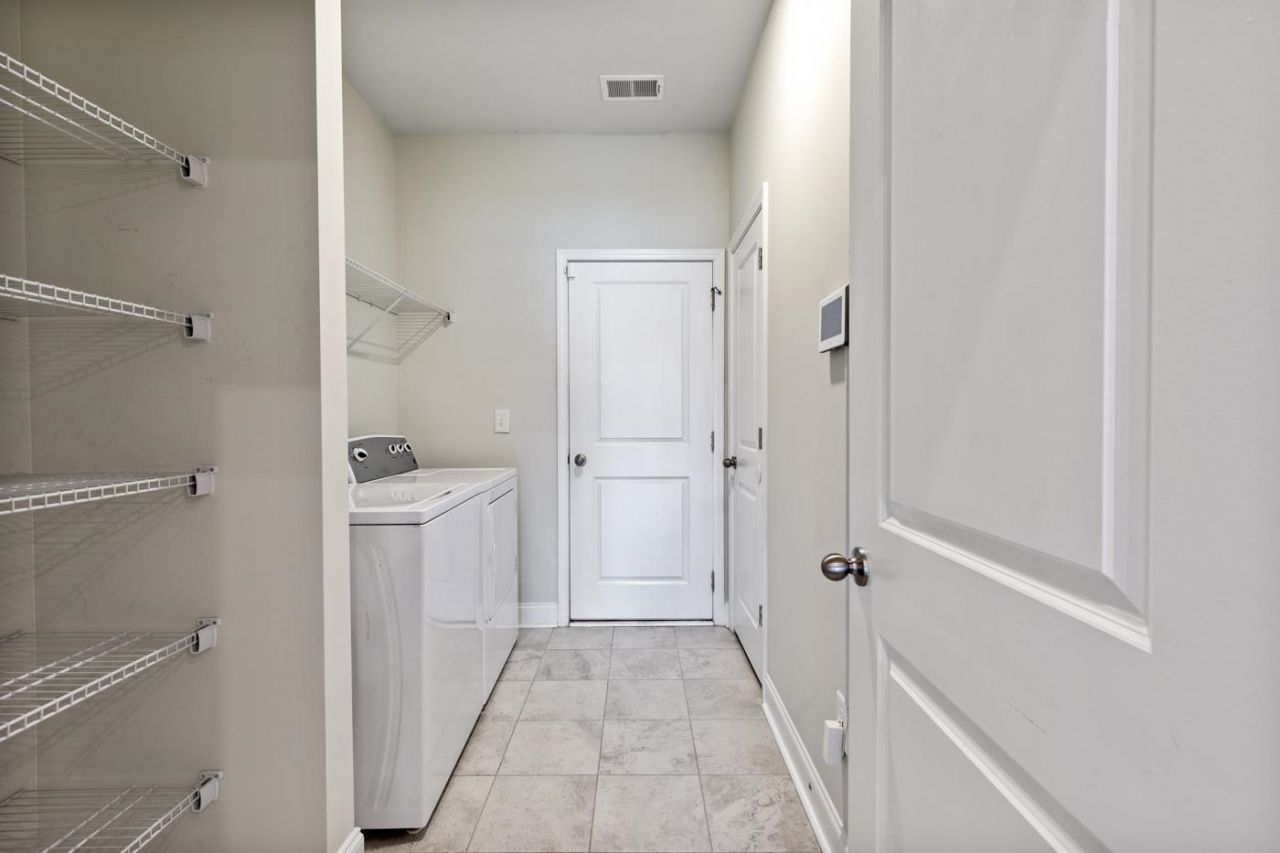 849 Brant St.  Photo 29