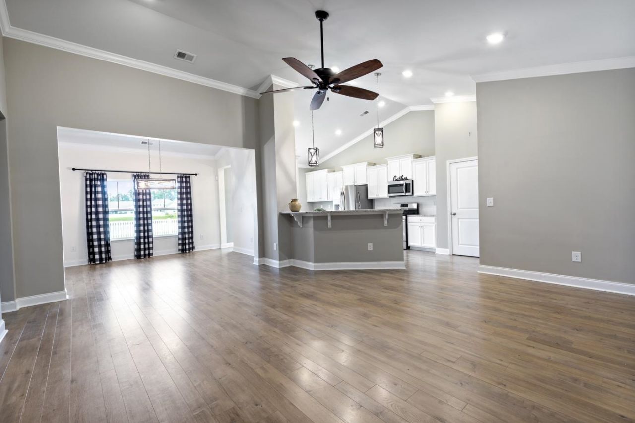 849 Brant St.  Photo 5