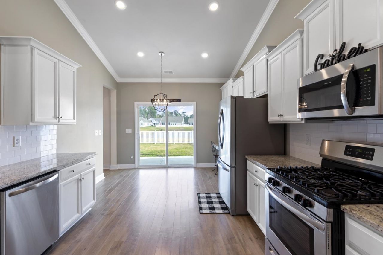 849 Brant St.  Photo 8