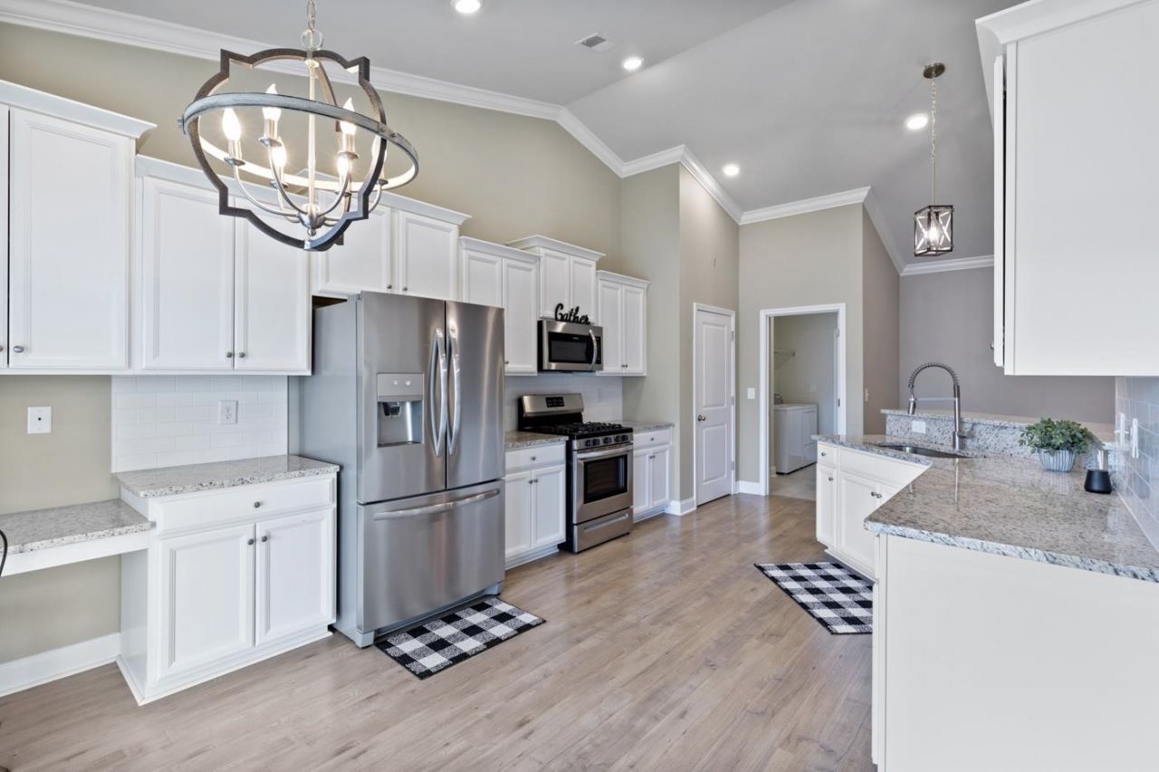 849 Brant St.  Photo 9