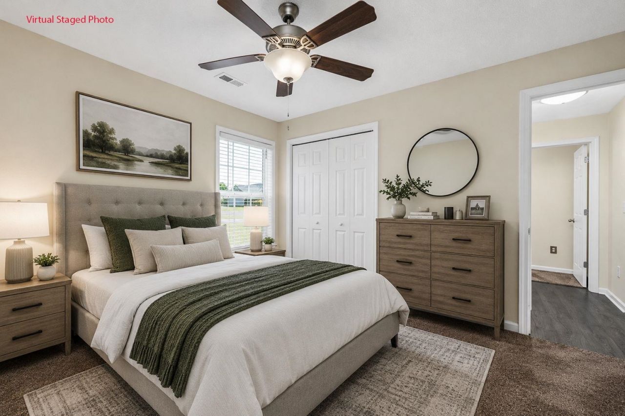 608 Bathurst Dr. Photo 17