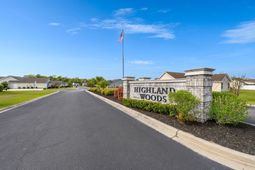 608 Bathurst Dr.  photo 4