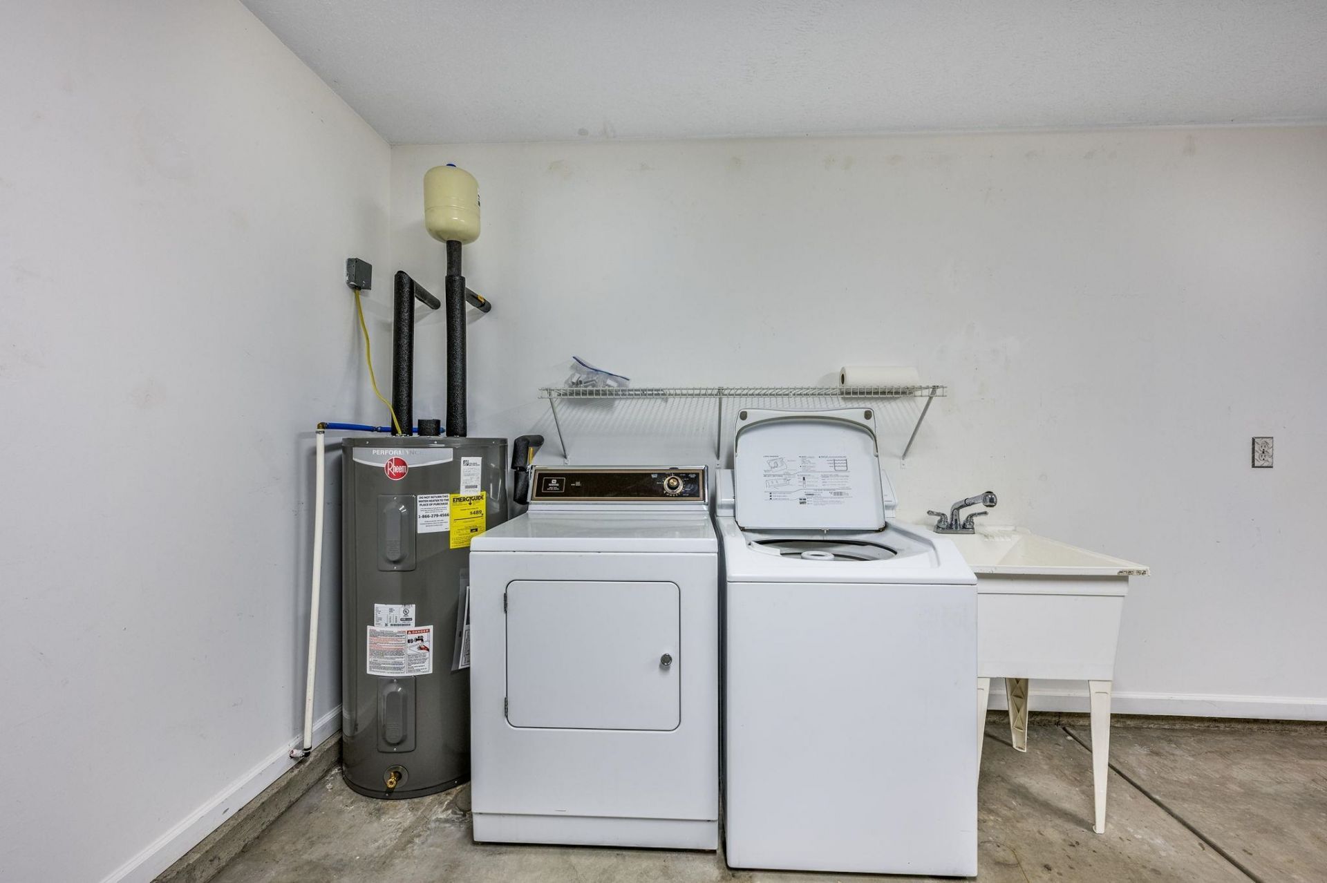 608 Bathurst Dr. Photo 30