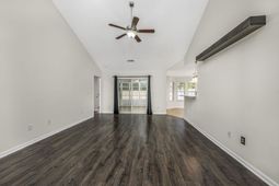 608 Bathurst Dr.  photo 4