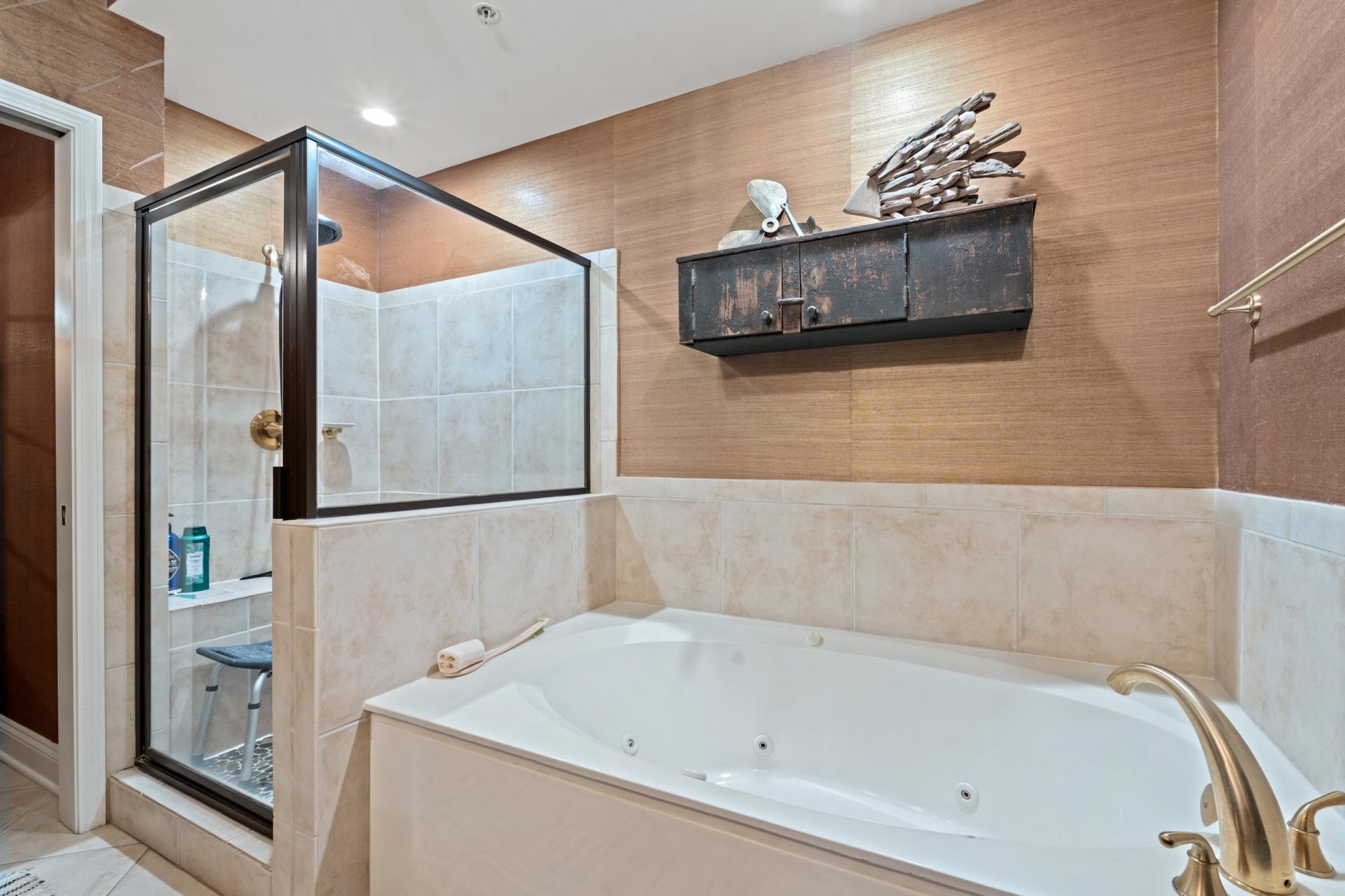 9547 Edgerton Dr. Photo 15