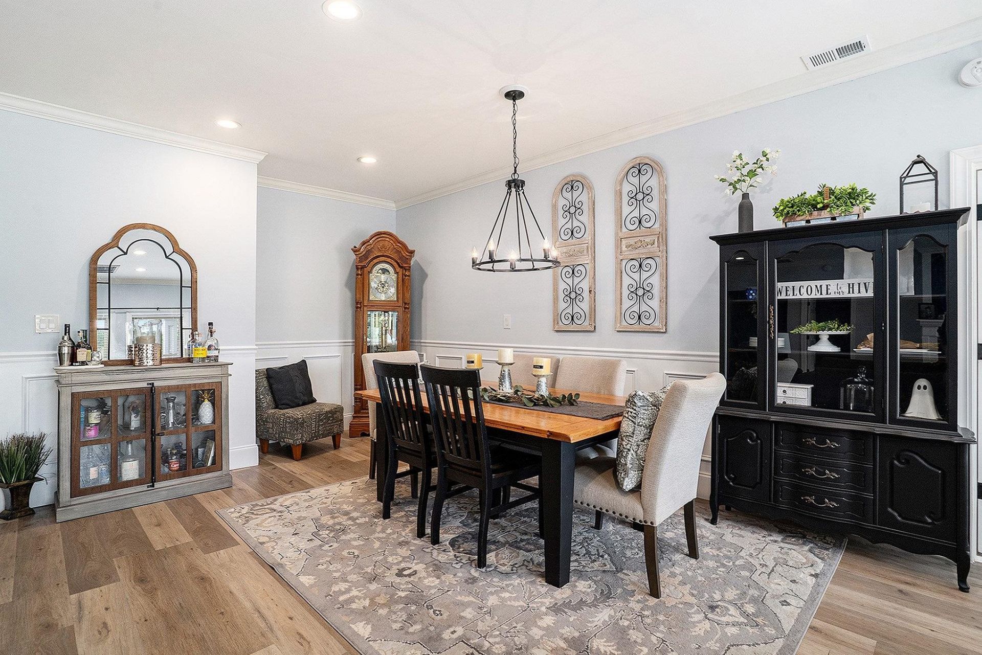 2409 River Rd.  Photo 11