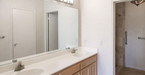 1 Pinache Ct, Sacramento, CA 95838 Photo