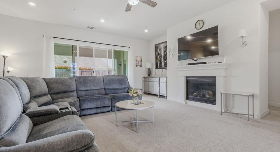 4691 Freesia Cir, Roseville, CA 95747 Photo