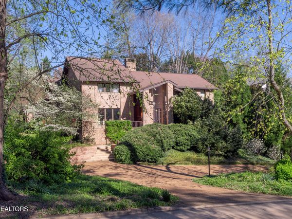 667 Kenesaw Ave, Knoxville, TN 37919