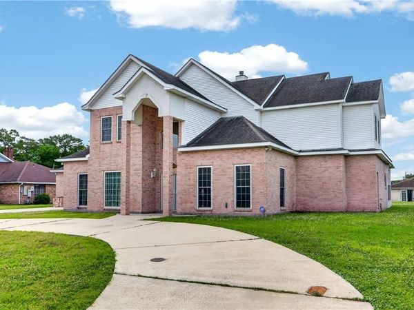 2720 CEDARLAWN Drive, Marrero, LA 70072
