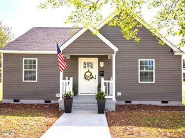 901 Tuscarora Avenue, Elizabeth City, NC 27909