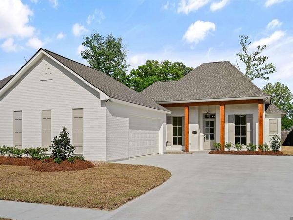 17452 Lions Ear Ln, Prairieville, LA 70769