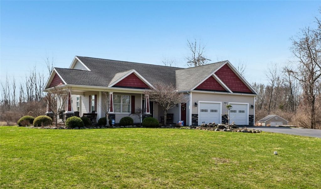 65 Edgewood Drive, Batavia, NY 14020 Main Photo