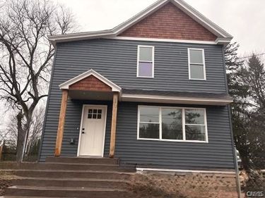 69 1/2 Syracuse Street , Baldwinsville, NY 13027