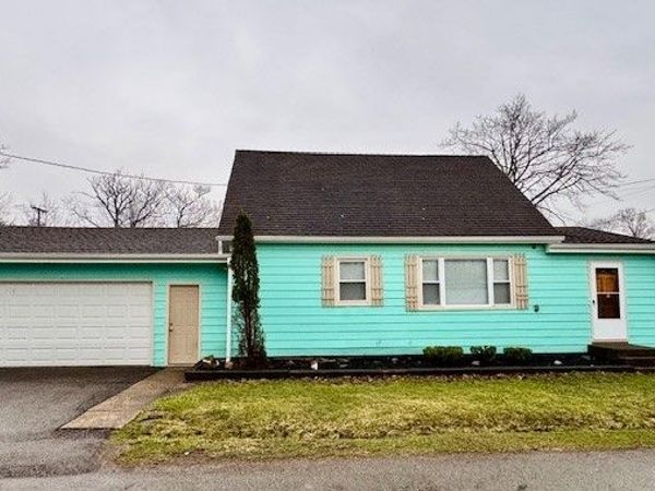 9563 Oakland Street, Angola, NY 14006