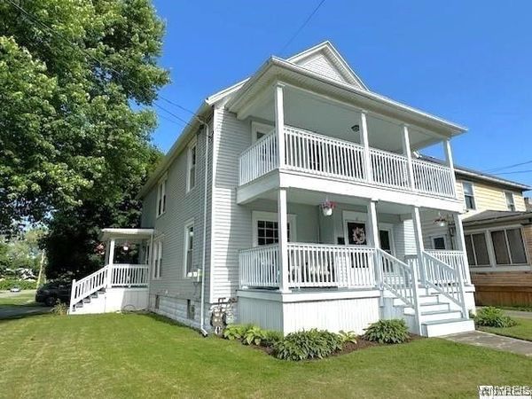 18 Parkway Street , Silver Creek, NY 14136