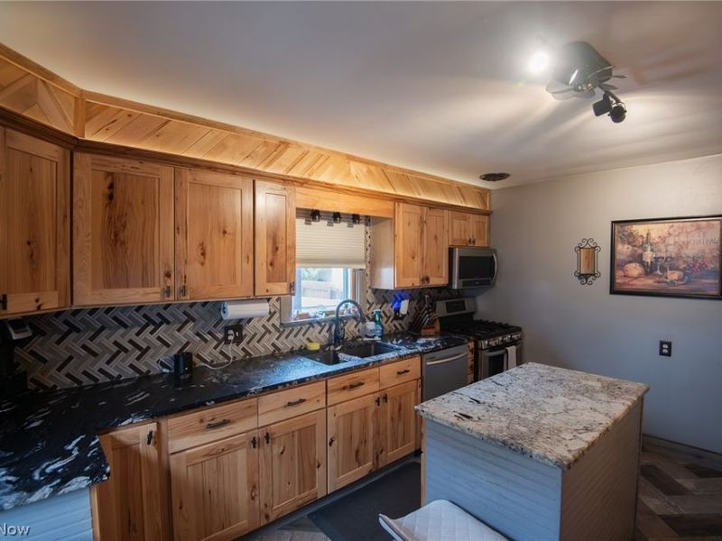 69 S Belle Vista Avenue , Youngstown, OH 44509 Photo 12