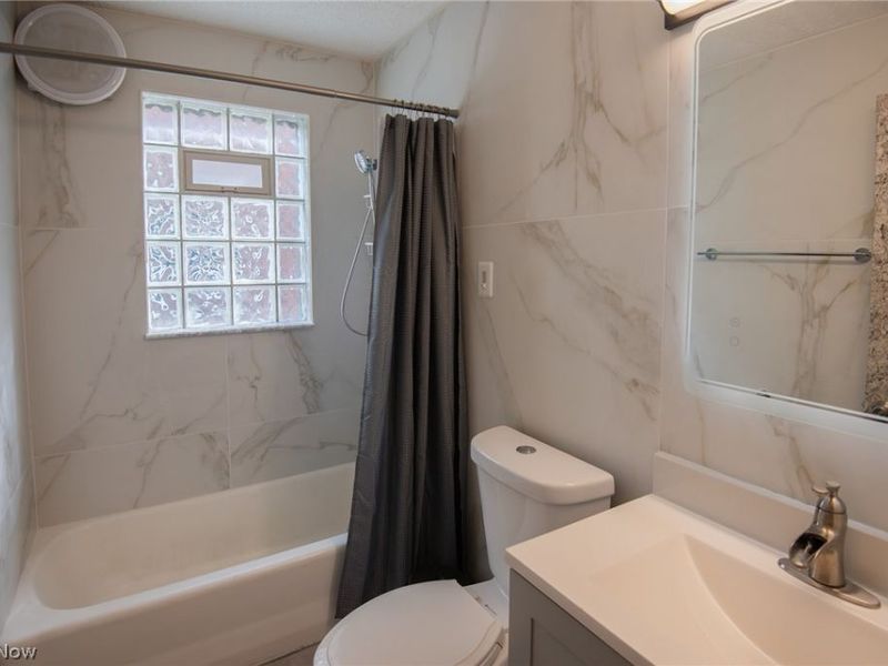 69 S Belle Vista Avenue , Youngstown, OH 44509 Photo 17