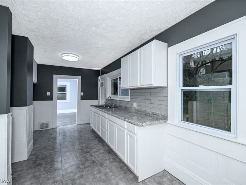 103 Norwood Street , Barberton, OH 44203 Photo 16