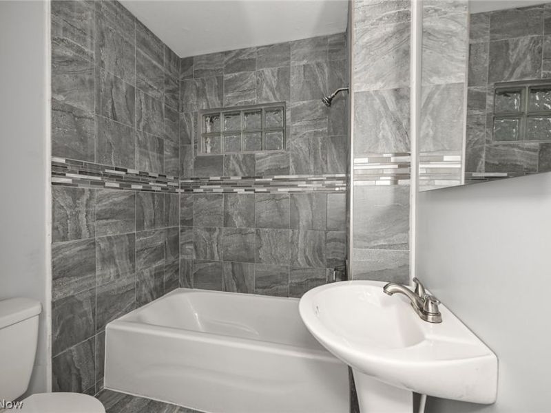 103 Norwood Street , Barberton, OH 44203 Photo 18