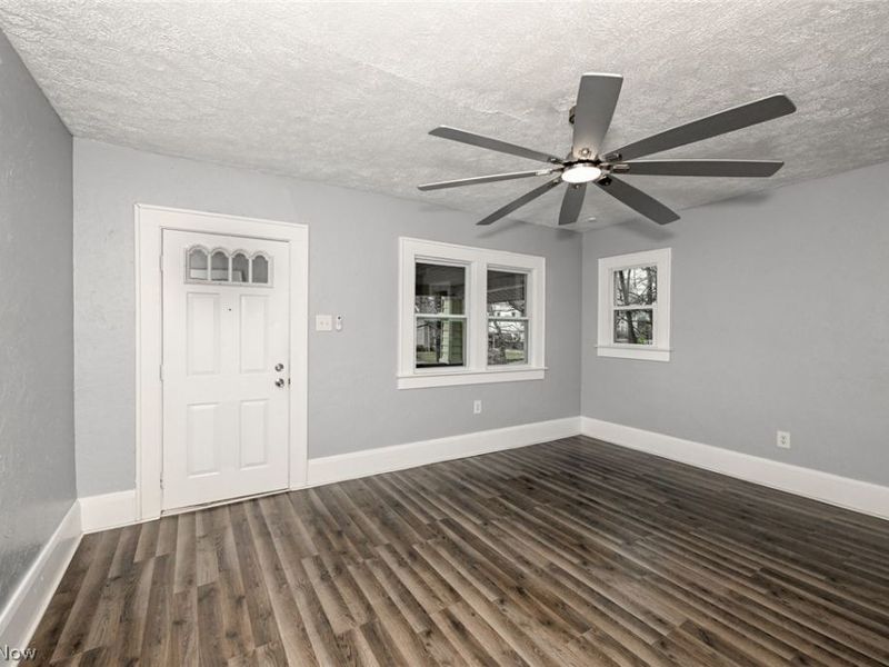 103 Norwood Street , Barberton, OH 44203 Photo 6