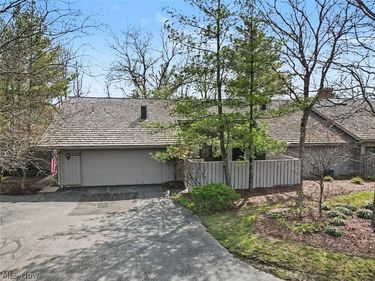 270-26 Hawthorne Drive, Aurora, OH 44202