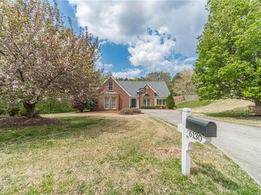 6130 Devonshire Drive, Flowery Branch, GA 30542