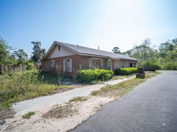 49 Collins Street, Mcrae, GA 31055