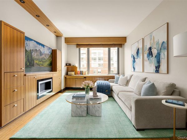 305 W 16th Street , Unit 4D, New York (Manhattan), NY 10011