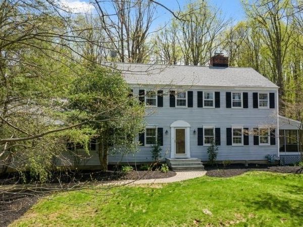 3 Dogwood Lane, Tewksbury, NJ 07830