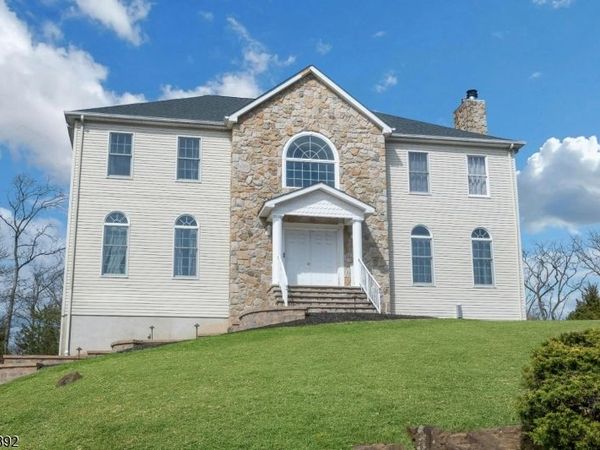 40 Horseneck Rd, Montville, NJ 07045