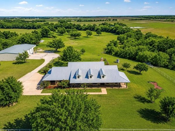 11918 Riek Road, Unit !, Krum, TX 76249