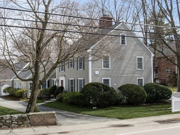 125 North St, Unit 1, Medfield, MA 02052