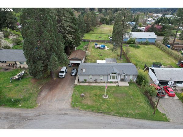 261 S ESTELLA ST, Glide, OR 97443