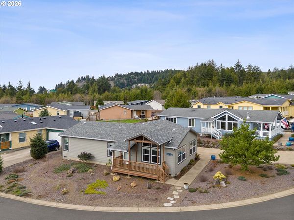 743 SE Winchell DR, Depoe Bay, OR 97341