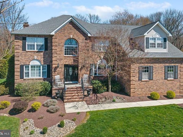 18 ANNIE LANE, ROBBINSVILLE, NJ 08691