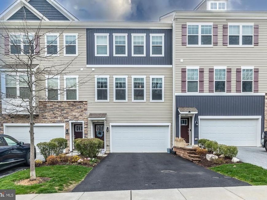 321 Dawson Place, Downingtown, PA 19335 Main Photo