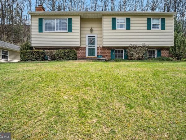 155 GREENBRIAR ROAD, ELLIOTTSBURG, PA 17024