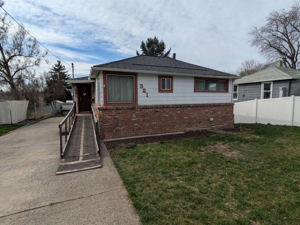 321 NW Cleveland St, Pullman, WA 99163