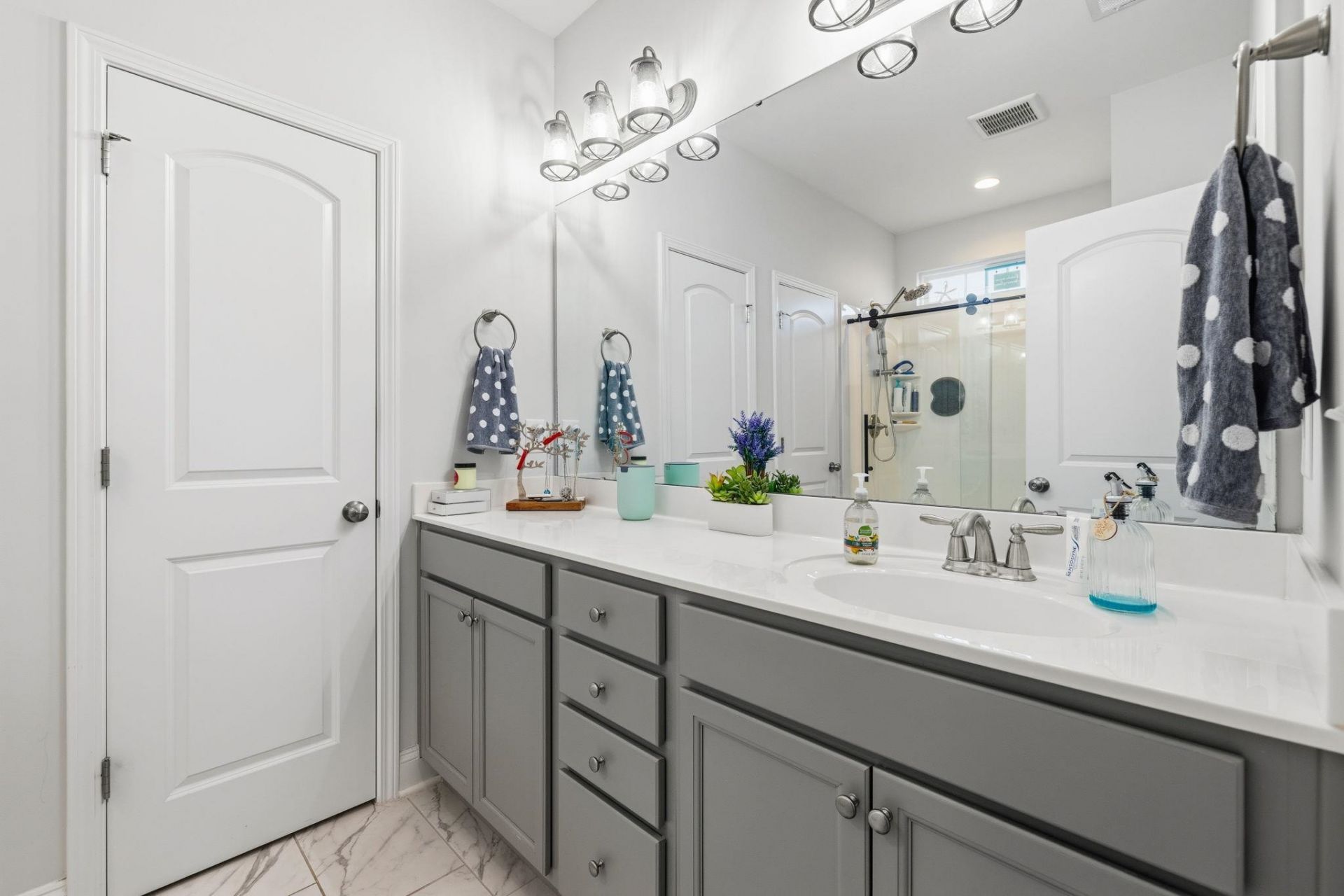 163 Machrie Loop  Photo 15