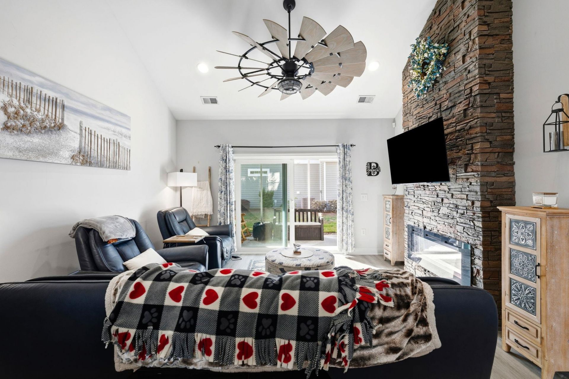 163 Machrie Loop  Photo 5