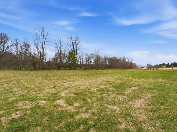 ** N Ogden Road, North Manchester, IN 46962