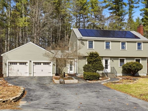 10 Cheyenne Rd, Pepperell, MA 01463