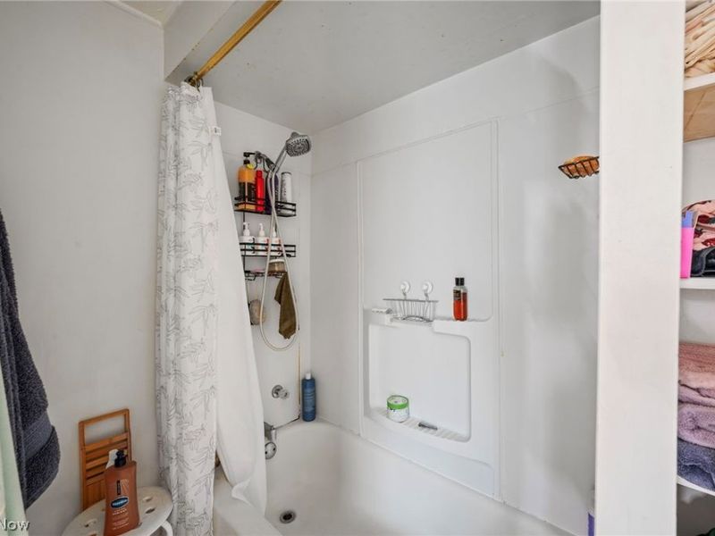 1432 W 110th Street , Cleveland, OH 44102 Photo 18