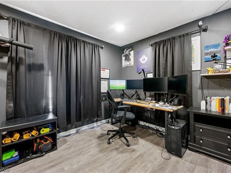 994 Moeller Avenue , Akron, OH 44307 Photo 11