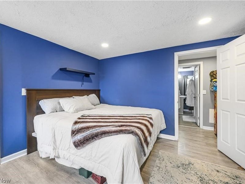 994 Moeller Avenue , Akron, OH 44307 Photo 18