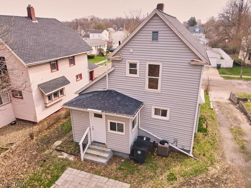 994 Moeller Avenue , Akron, OH 44307 Photo 4